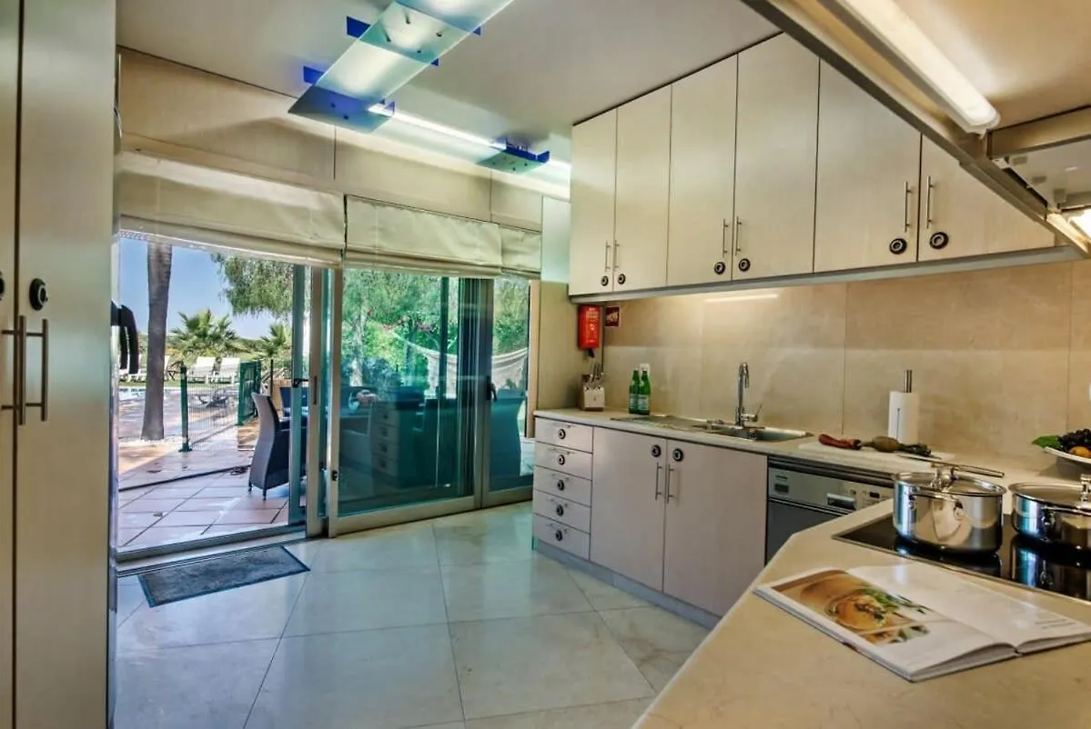Villa Laguna, Golf - Stunning House - Laguna Golf Course Quarteira 0*,  Portugal
